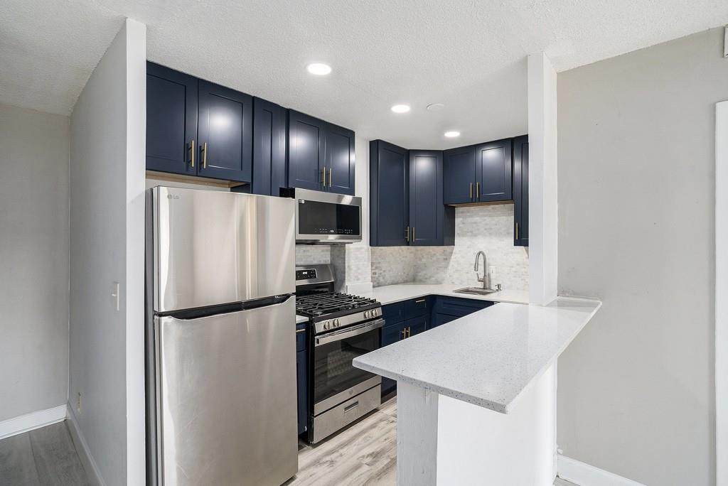 2285 Peachtree Road - Photo 1