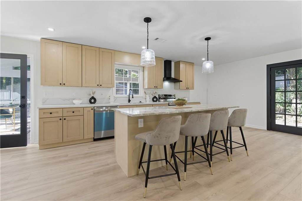 1198 Seminary Drive - Photo 1