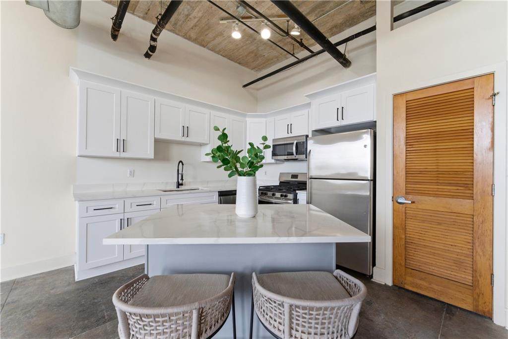 505 Whitehall Street - Photo 1