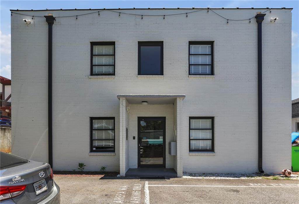 10 Clarendon Avenue - Photo 1