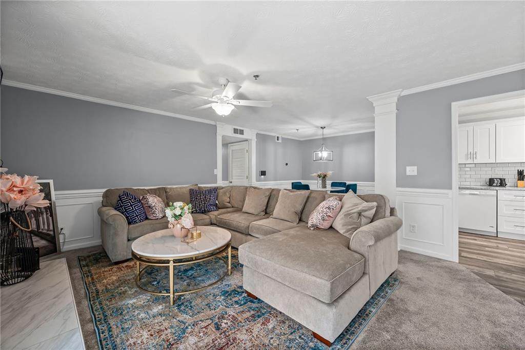 907 Riverview Drive - Photo 1