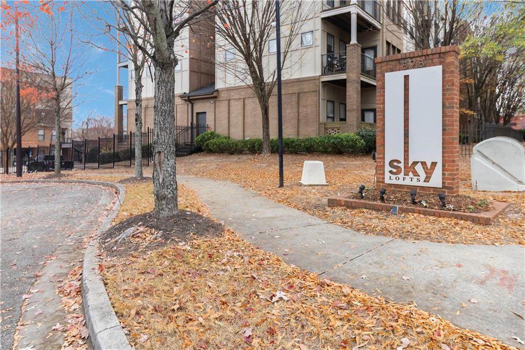 898 Oak Street - Photo 1