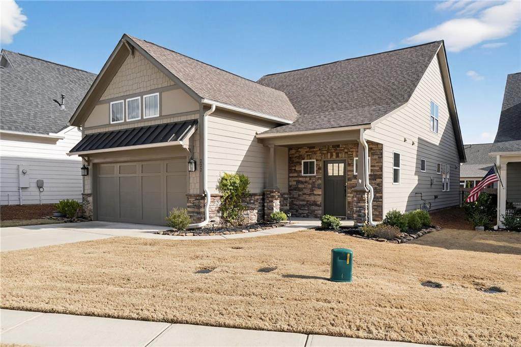 222 Grand Circle - Photo 1