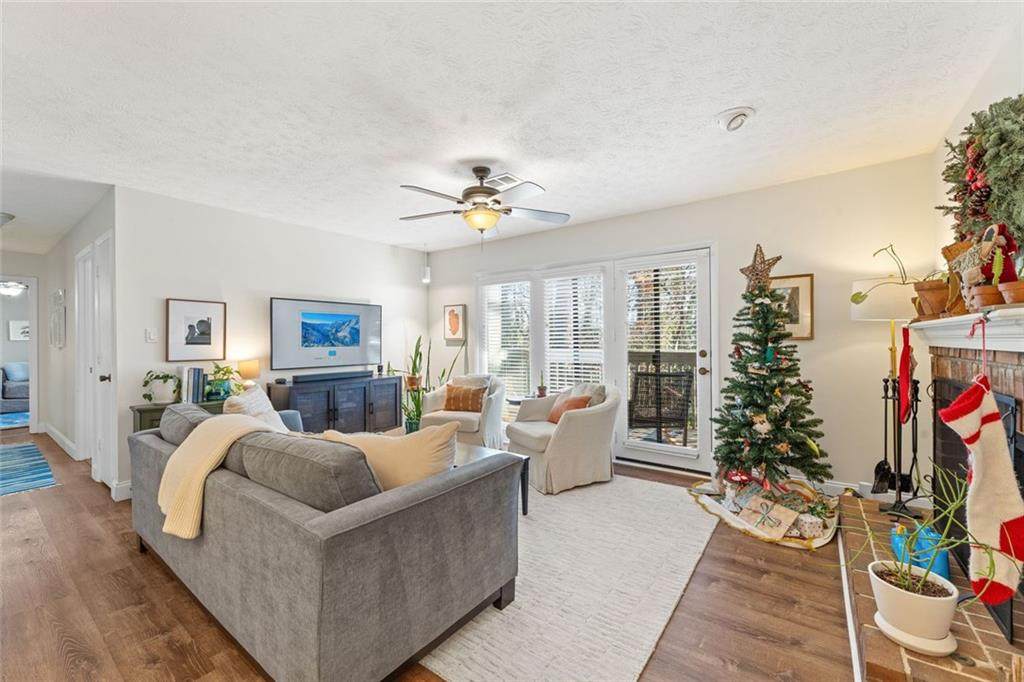 414 Tuxworth Circle - Photo 1