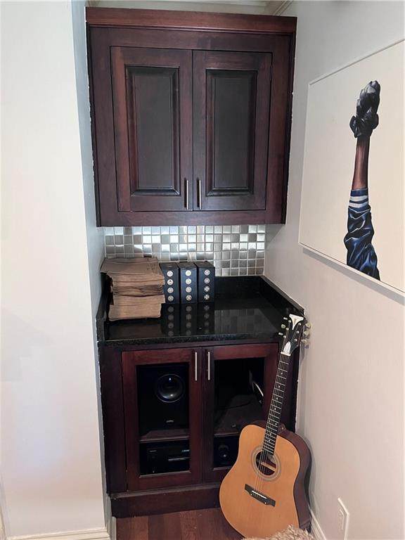 705 Cumberland Court - Photo 1