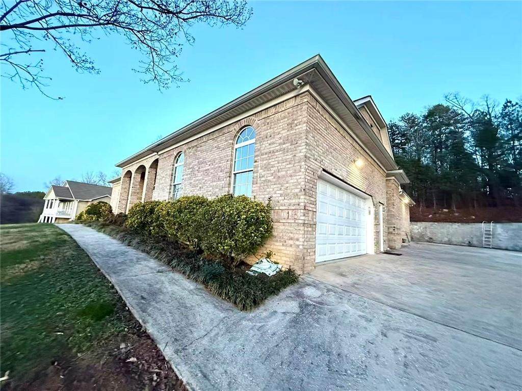 136 Hillcrest Drive - Photo 1