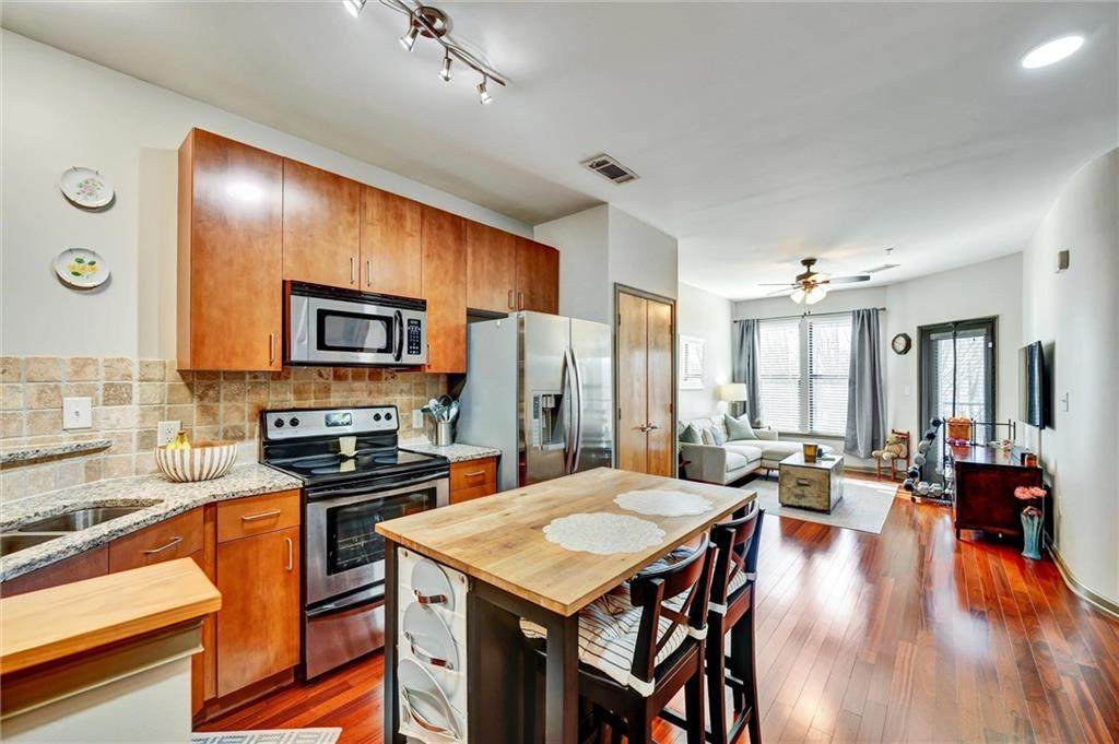 898 Oak Street Street - Photo 1