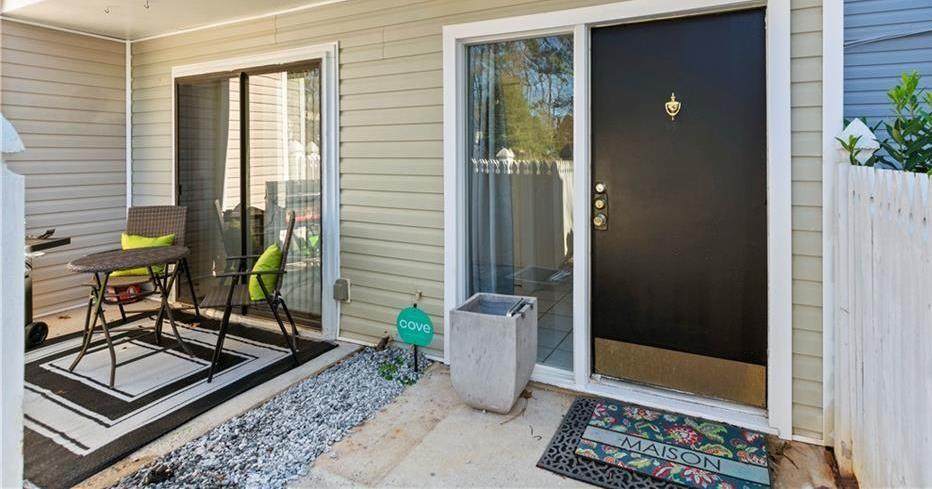 2685 Meadowlawn Drive - Photo 1