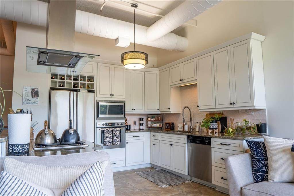 3820 Roswell Road - Photo 1