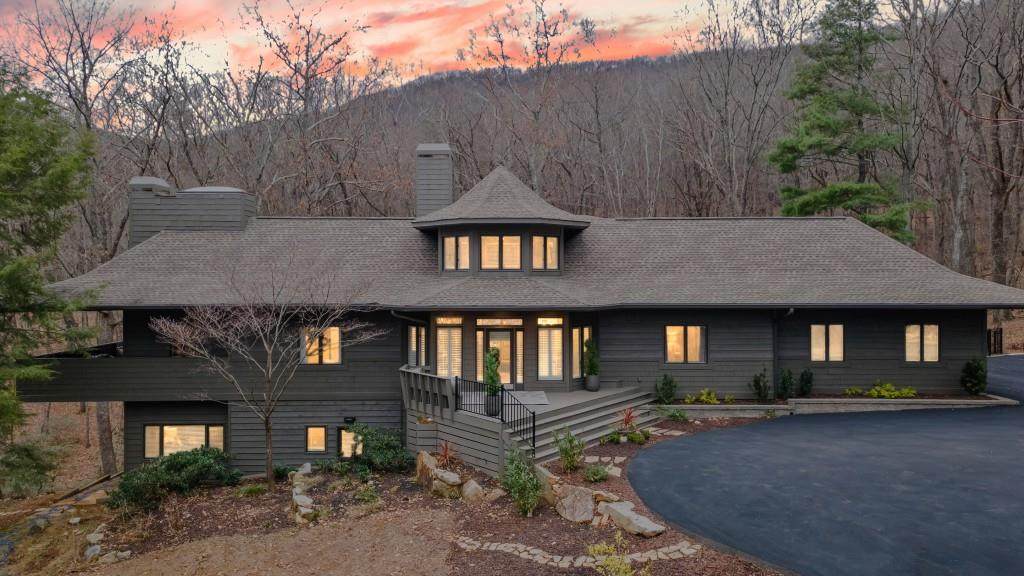 220 Wake Robin Drive - Photo 1