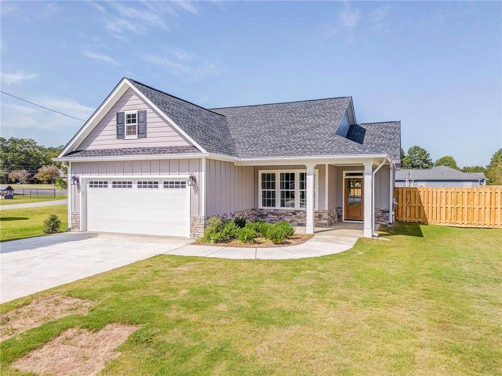 109 Forrest Avenue - Photo 1