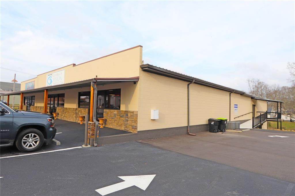 300 Alabama Avenue - Photo 1