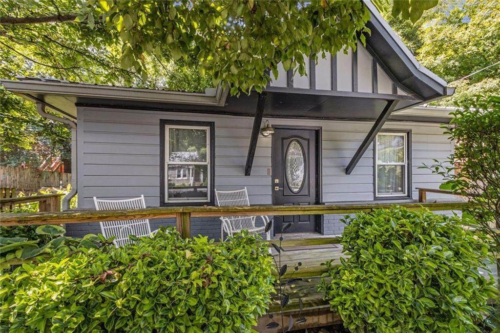 16 Bates Avenue - Photo 1