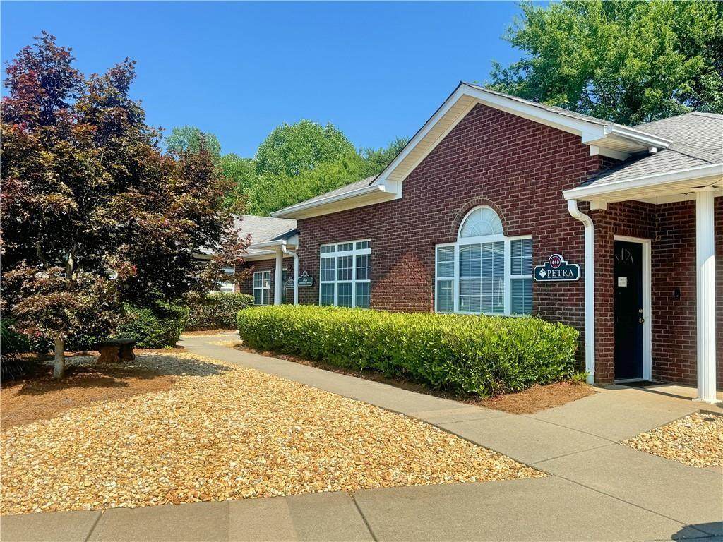 1005 Weatherstone Parkway - Photo 1