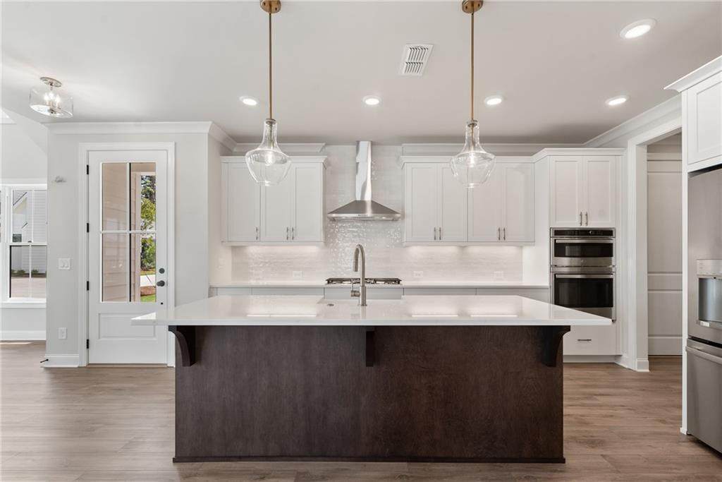 555 Pearl Street - Photo 1