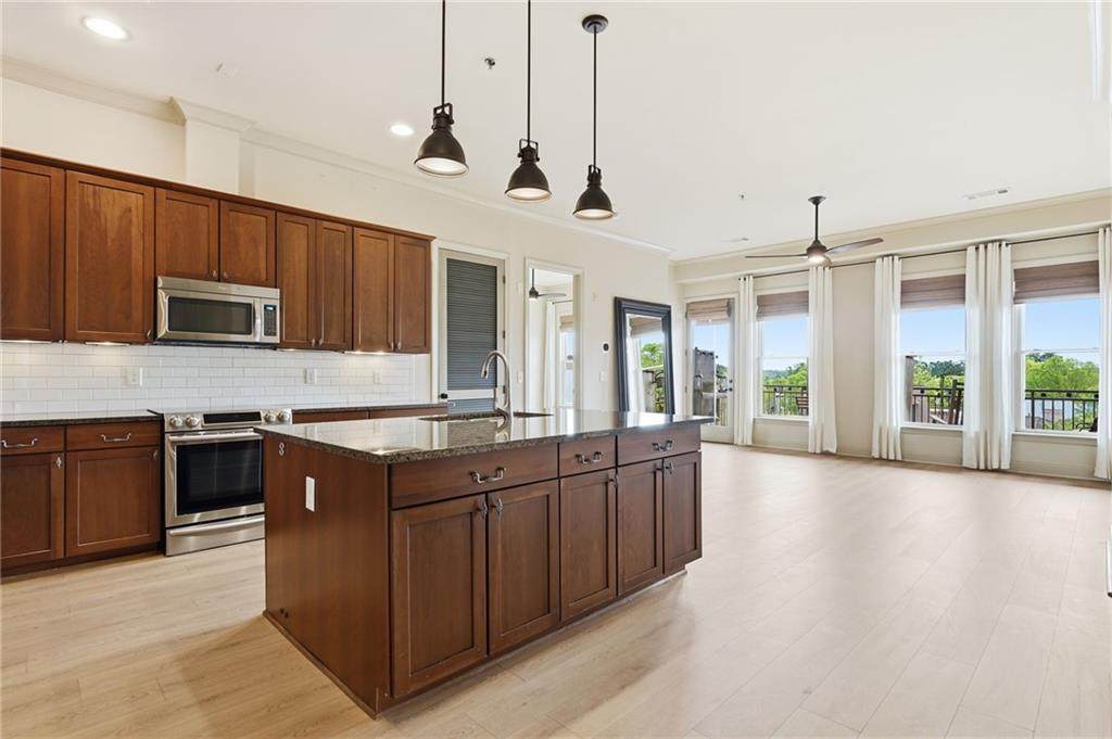 360 Chambers Street - Photo 1