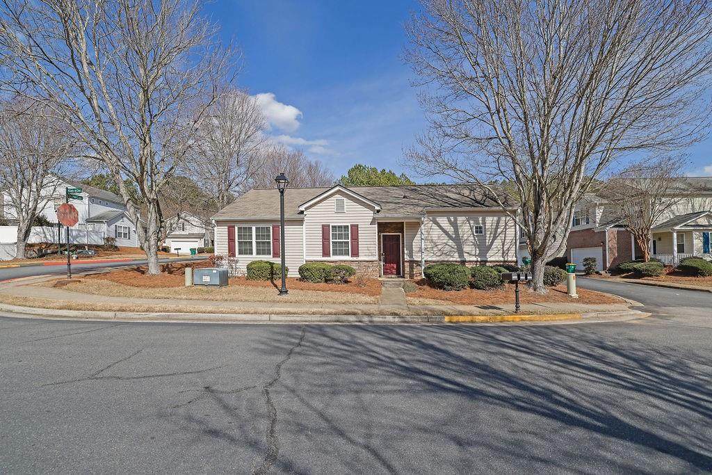 326 Hiawassee Drive - Photo 1