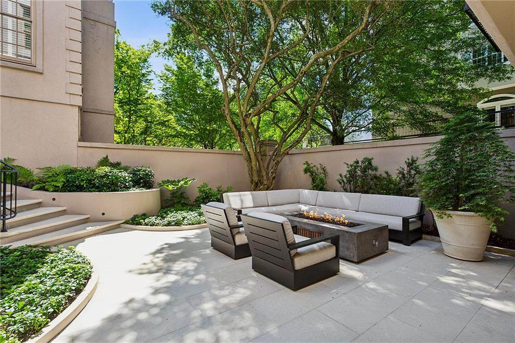 2525 Peachtree Road - Photo 1