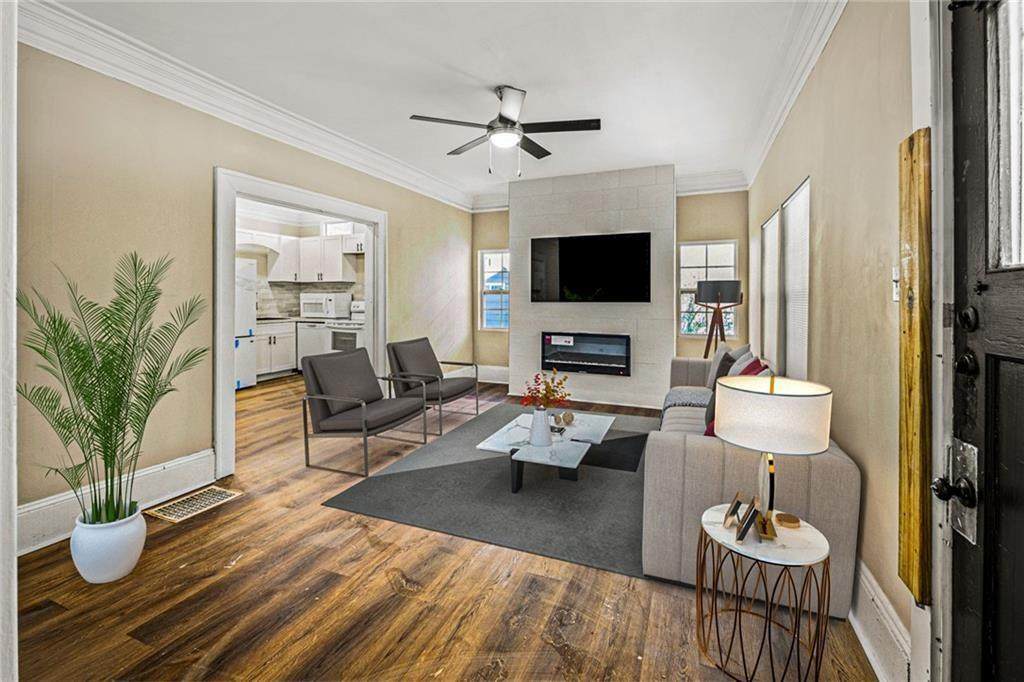 684 Elizabeth Place - Photo 1