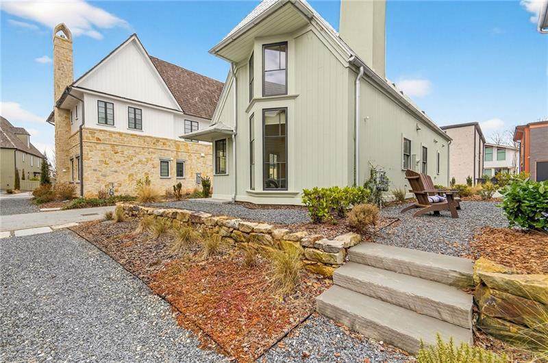 110 Channing Lane - Photo 1