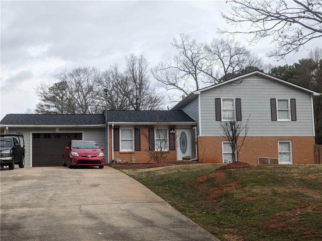 3081 Hillwood Drive - Photo 1