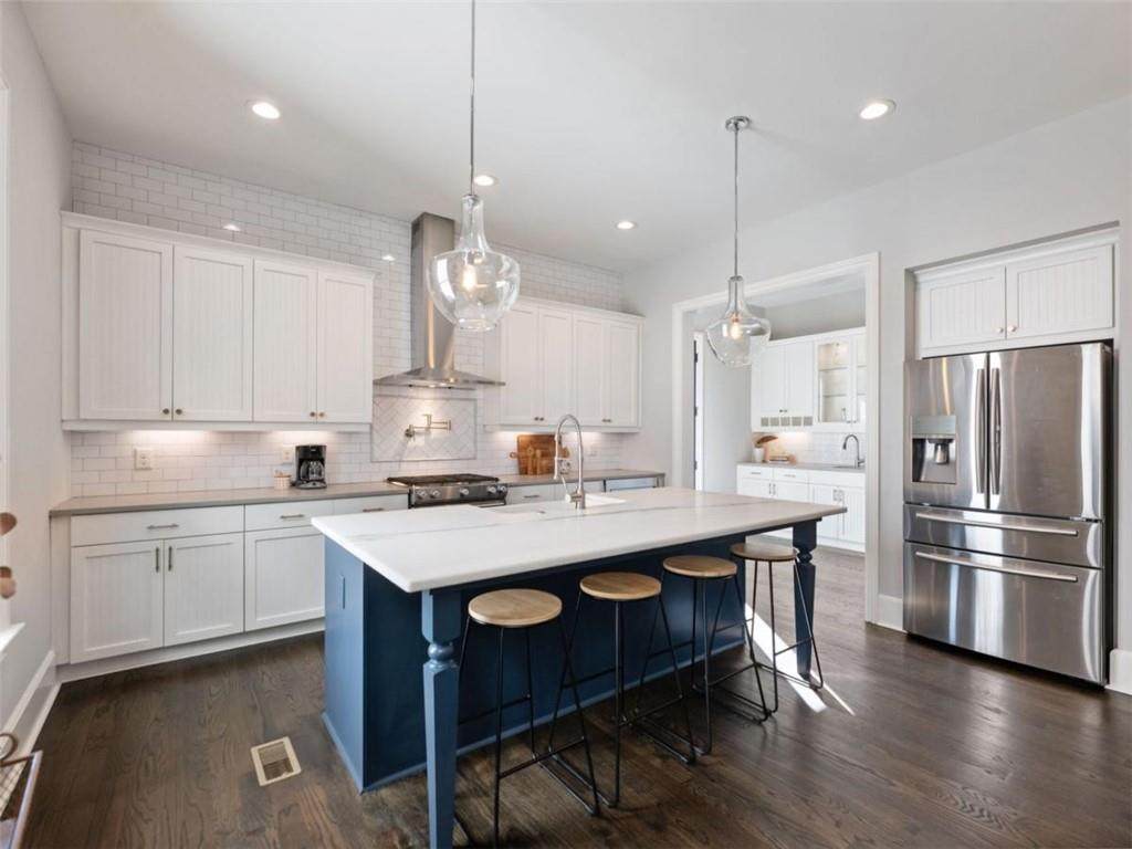 378 Bill Kennedy Way - Photo 1