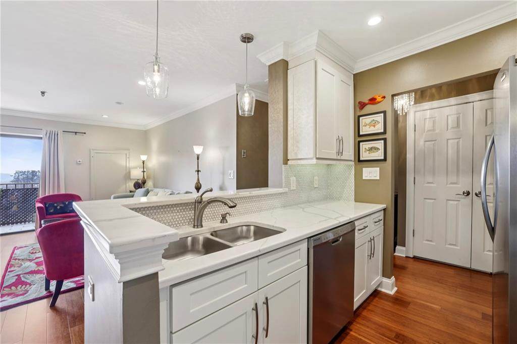 300 Johnson Ferry Road - Photo 1