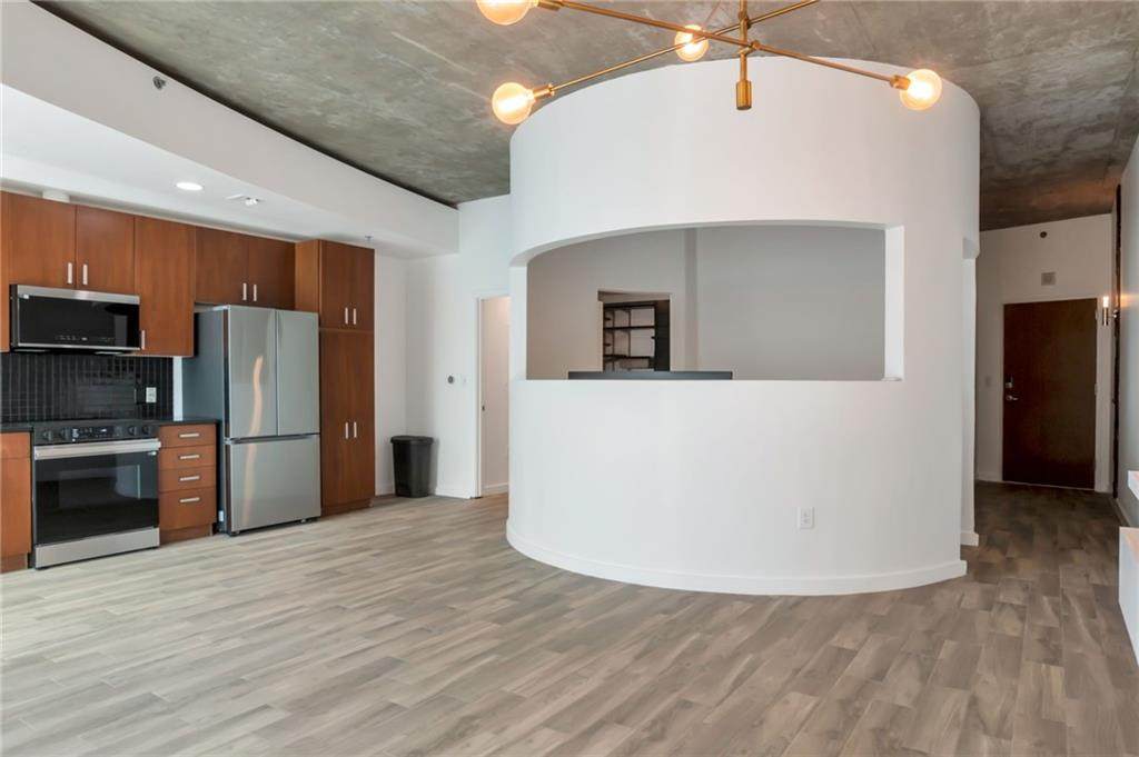 943 Peachtree Street - Photo 1