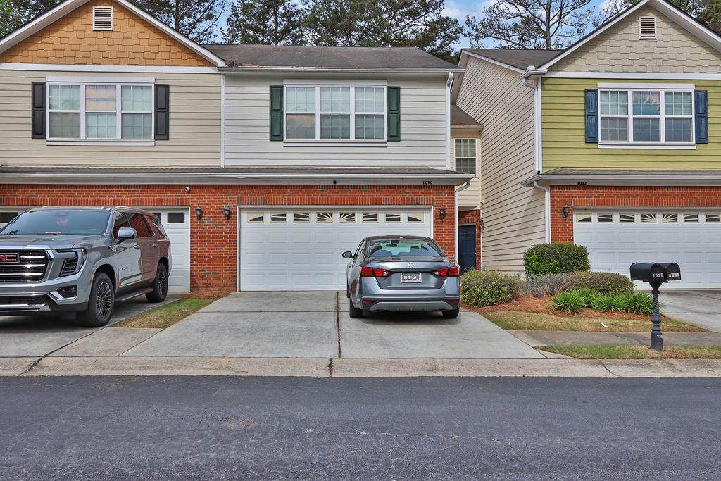 1090 Treymont Lane - Photo 1