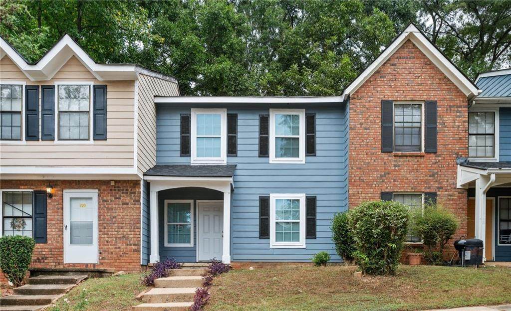 725 Oak Drive - Photo 1