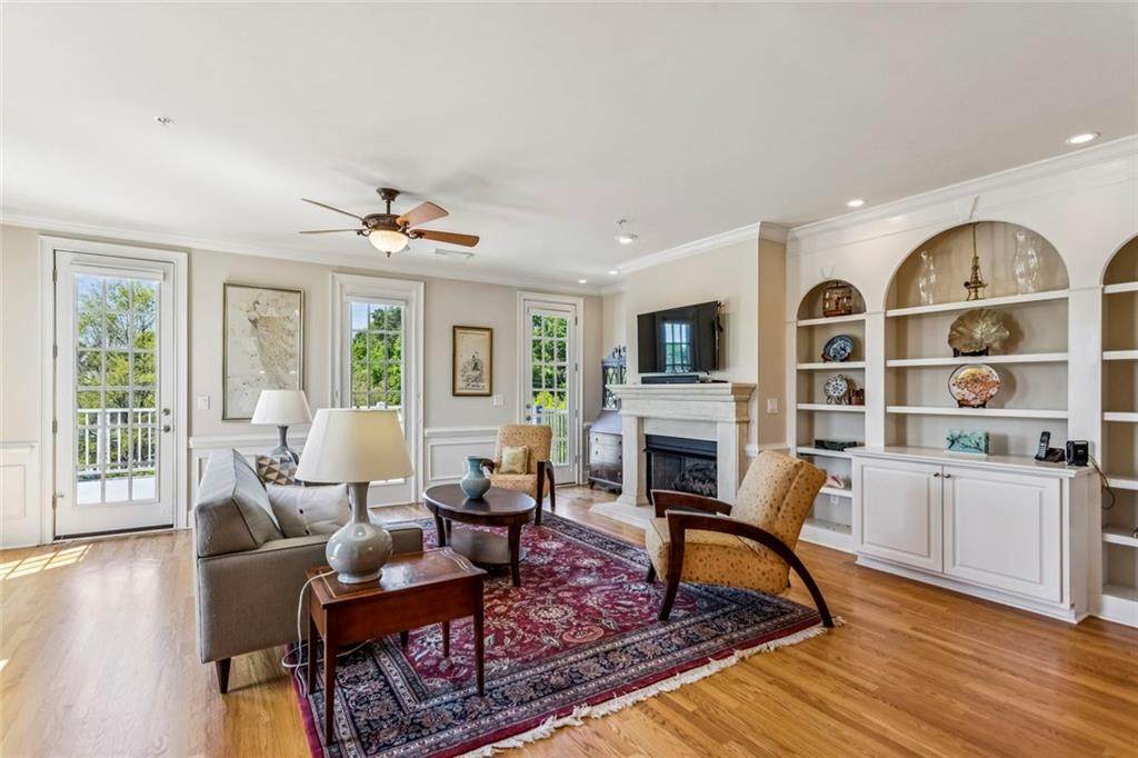 2220 Edgartown - Photo 1