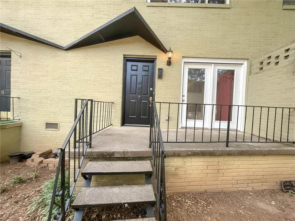 411 Tenth Street - Photo 1
