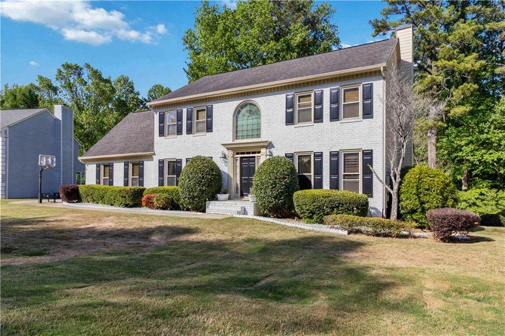411 Sarah Lane - Photo 1