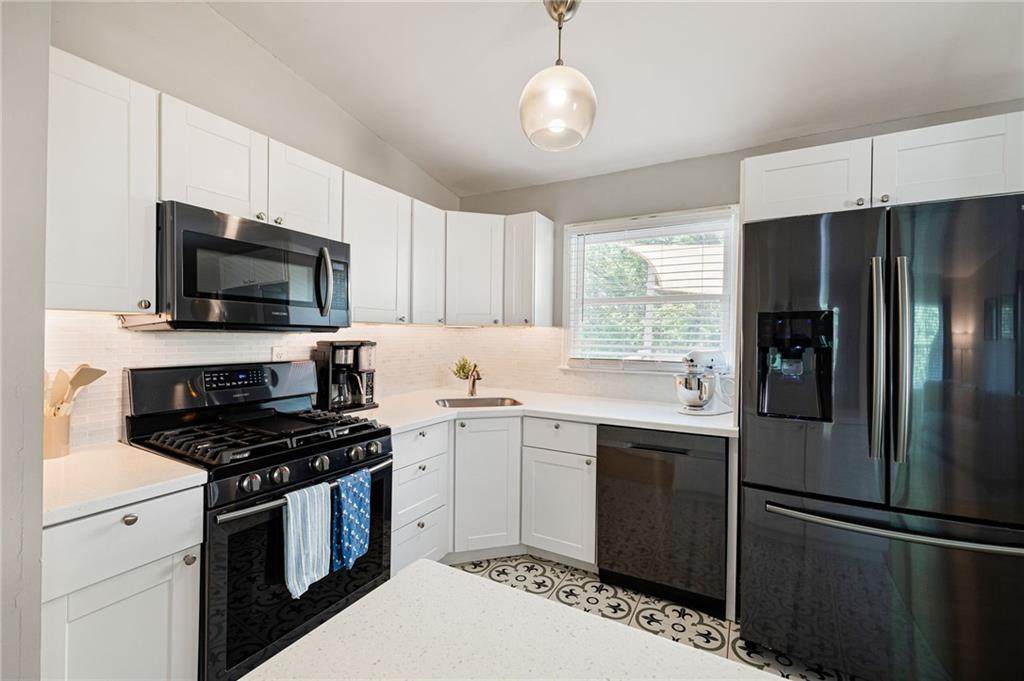 1269 Lynwyn Lane - Photo 1