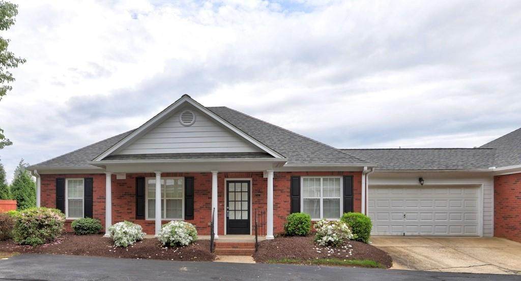 512 Courtyard Way - Photo 1