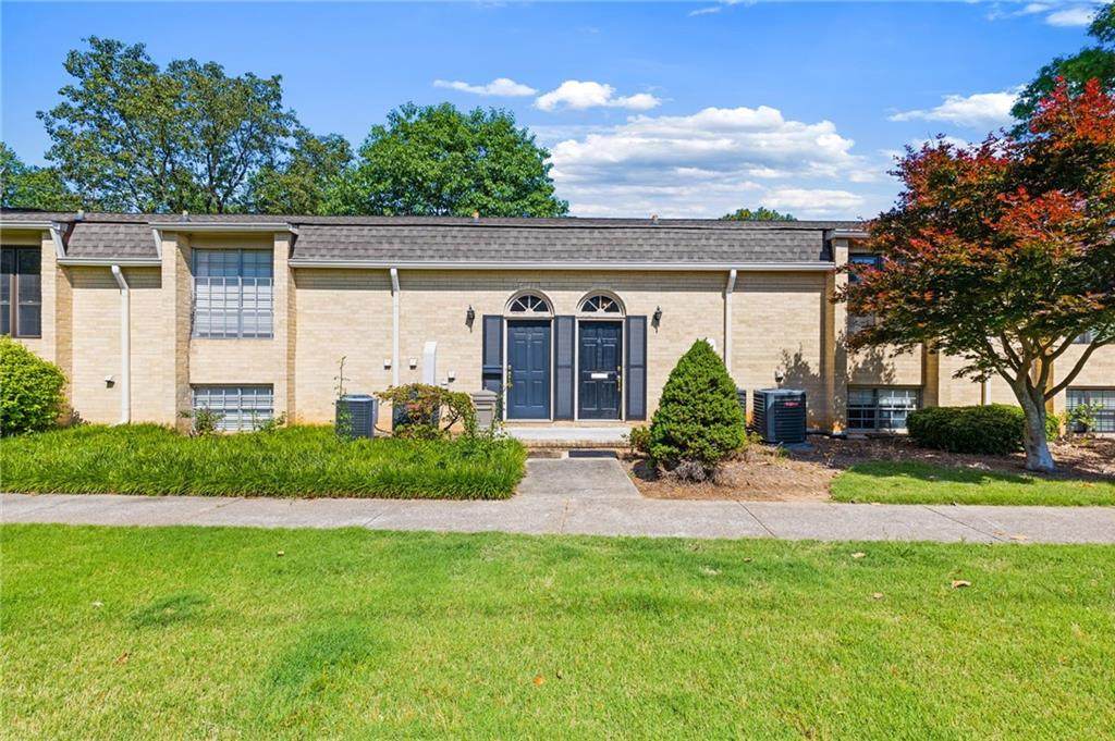 5400 Roswell Road - Photo 1