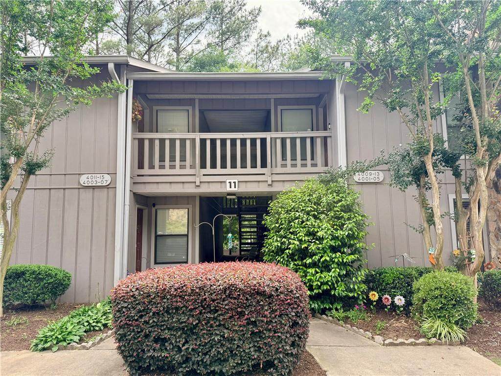 4005 Woodridge Way - Photo 1