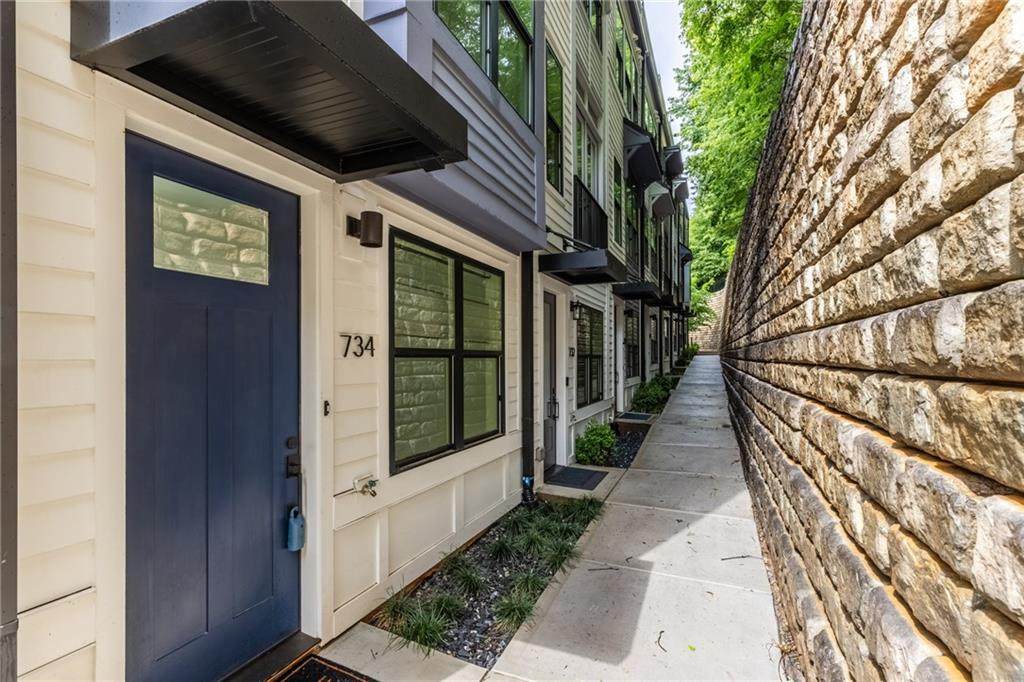 734 Eloise Way - Photo 1