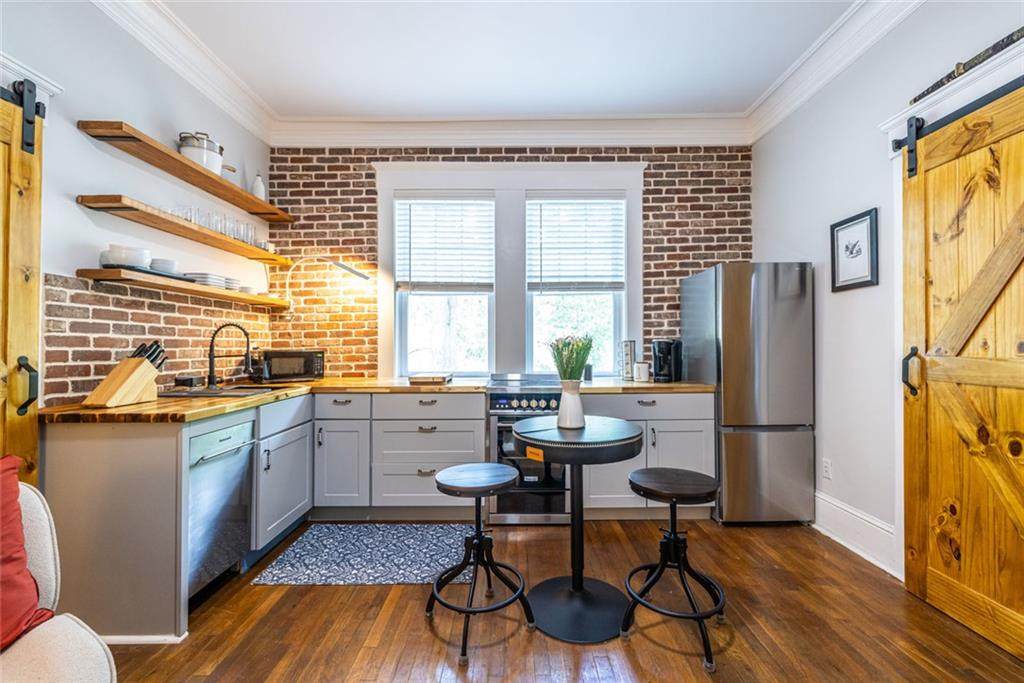 1144 Blue Ridge Avenue - Photo 1