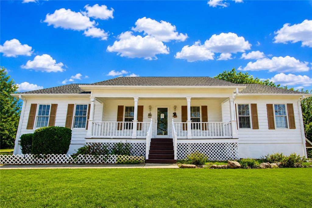 818 Springlake Road - Photo 1