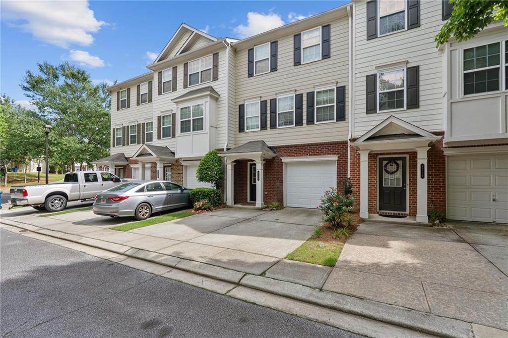 6720 Stoneleigh Way - Photo 1