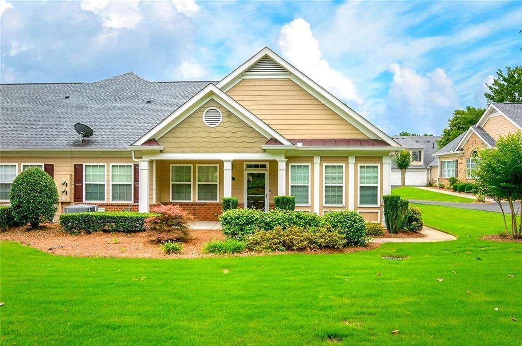 2711 Grapevine Circle - Photo 1
