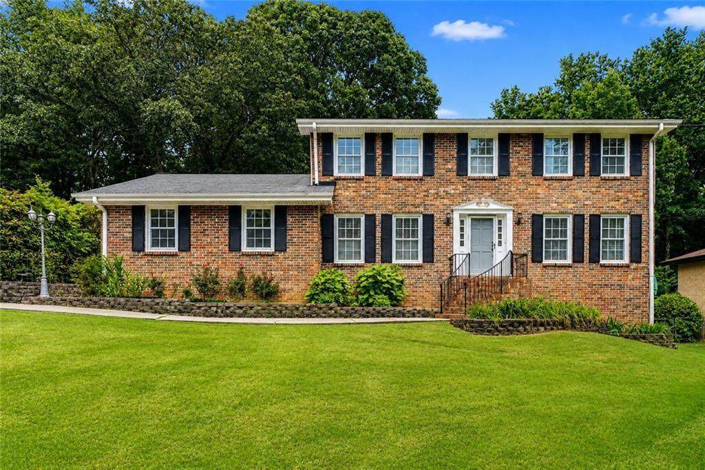 1683 Oak Ridge Circle - Photo 1