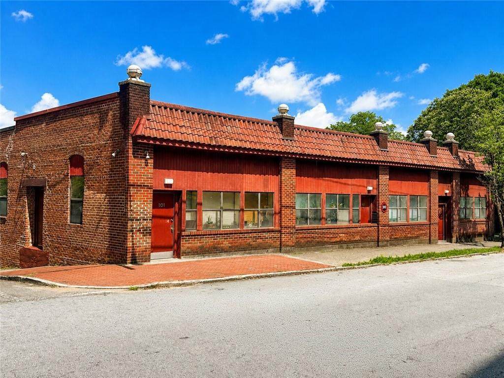 530 Parkway Drive - Photo 1