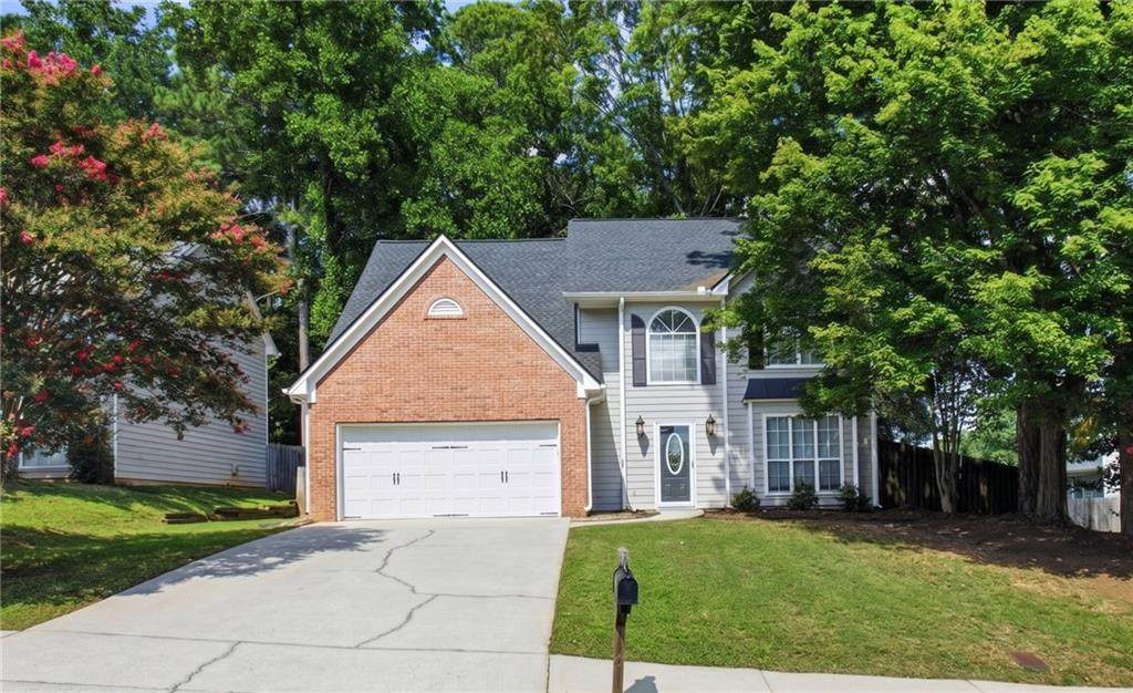 640 Suwanee Lakes Circle - Photo 1