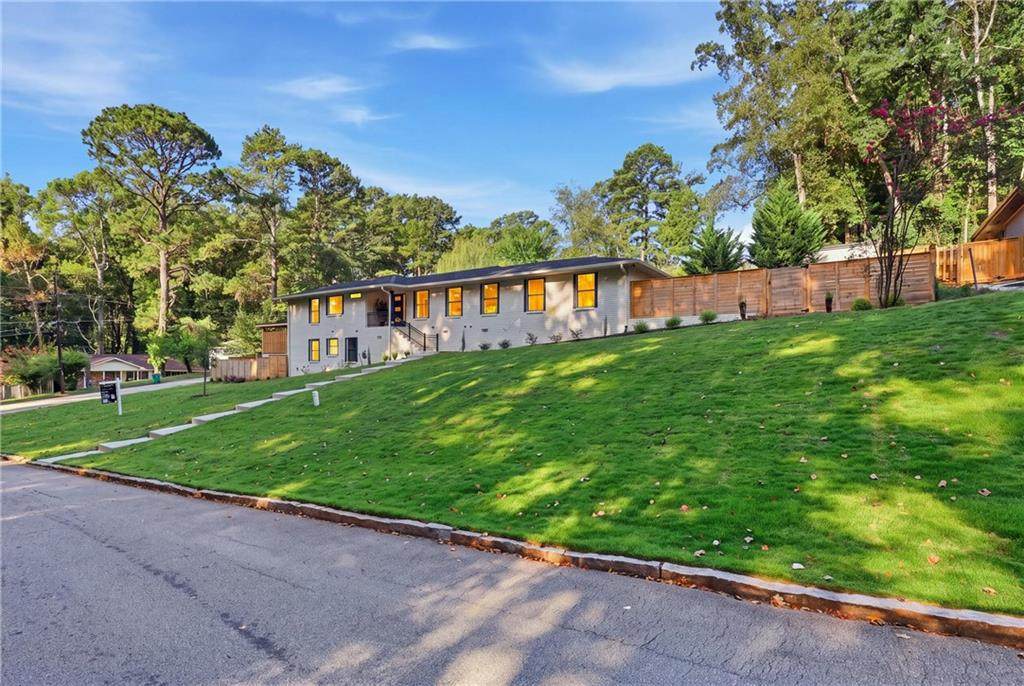1447 Skyhaven Road - Photo 1