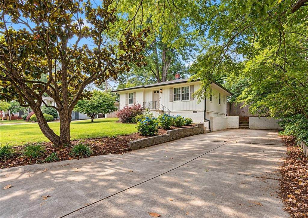 1005 Ridgecrest Drive - Photo 1