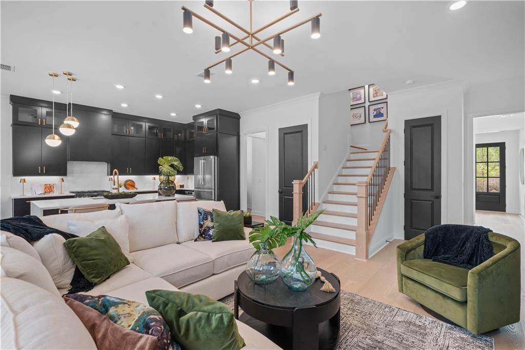 618 Silva Street - Photo 1