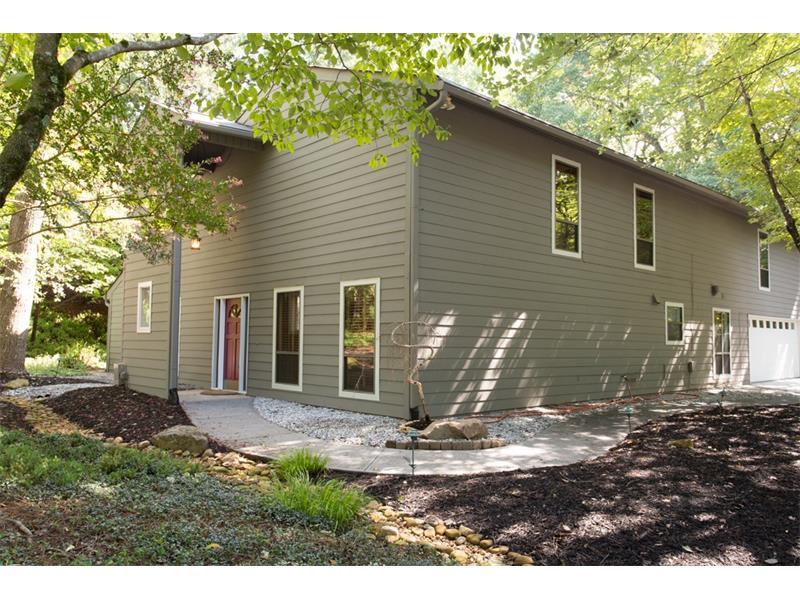 9040 Martin Road, Roswell, GA 30076 (MLS #5725739) :: North Atlanta Home Team