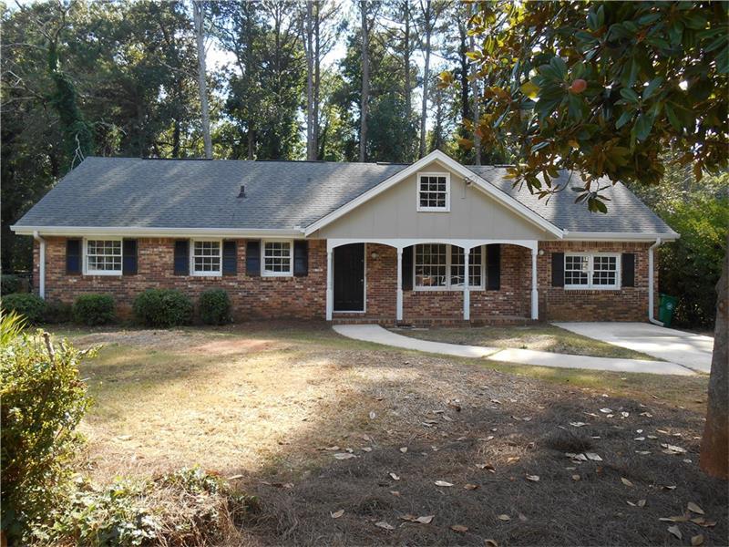 3981 Elmscourt Drive, Stone Mountain, GA 30083 (MLS #5751323) :: North Atlanta Home Team